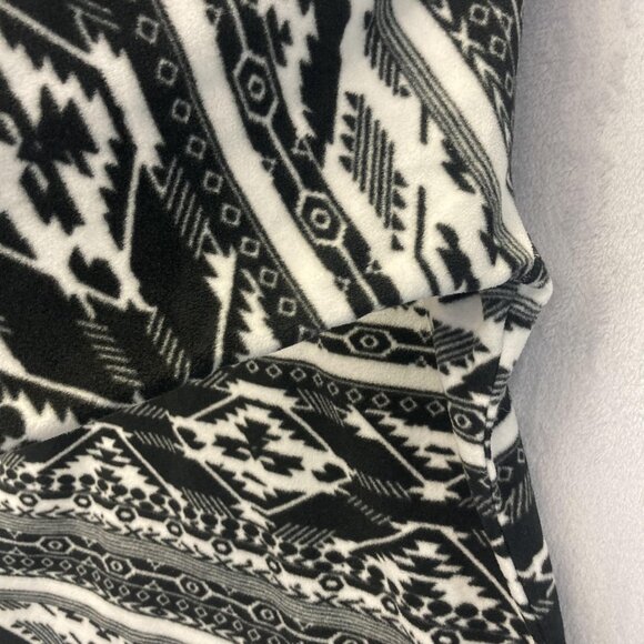 Eddie Bauer Fleece Half Zip Pullover Sweater Womens 2XL Black White Aztec Winter - Picture 10 of 15